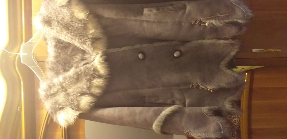 Vand haina blana artificială