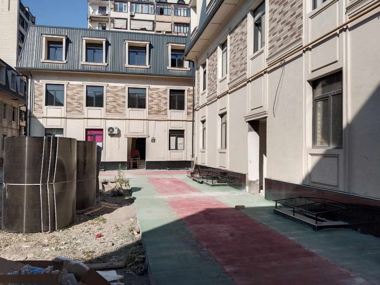 Uy katej dom qurib beramiz brigada bor xohlagan prektda qurib beramiz