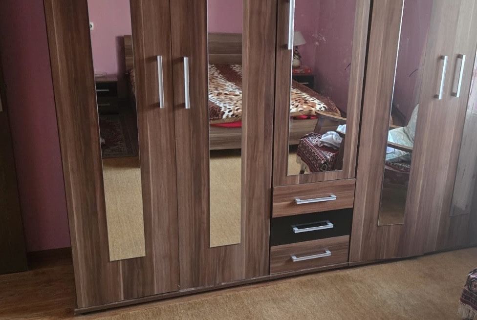 Set mobila pat+2noptiere+comoda+dulapuri