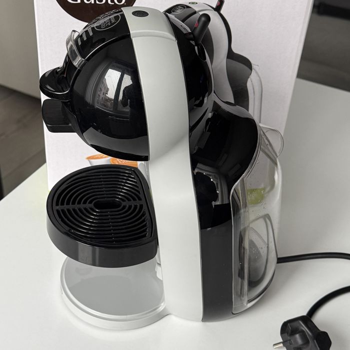 Кафемашина с капсули DeLonghi Mini Me