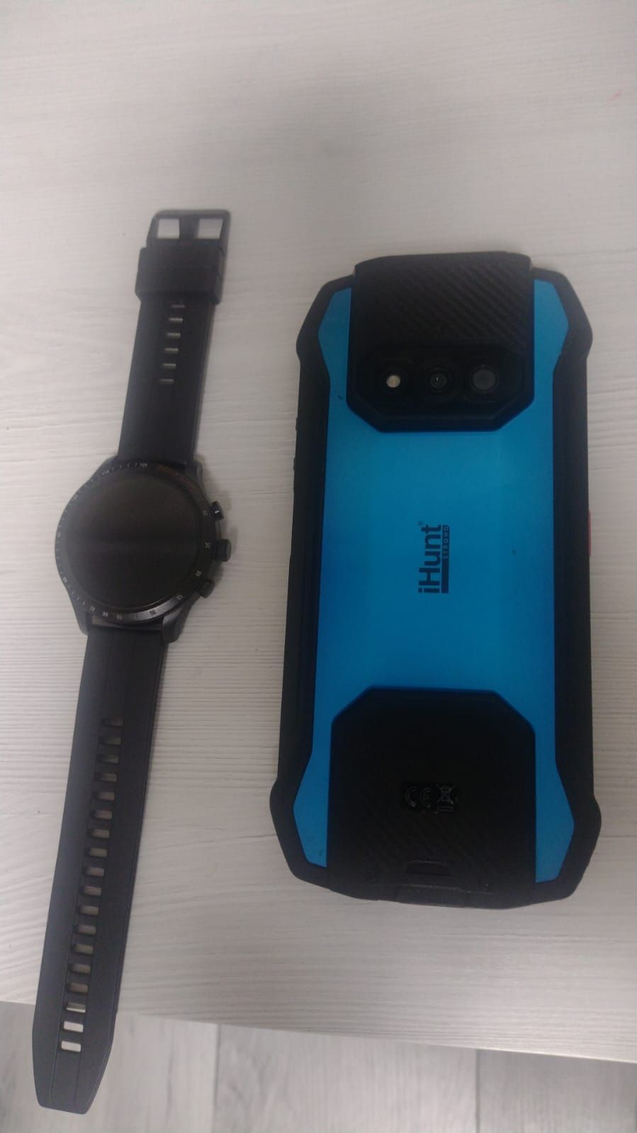 Vand urgent  telefon si smartwatch Ihunt 4G Runner