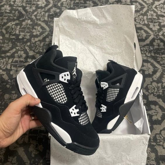 Jordan 4 White Thunder