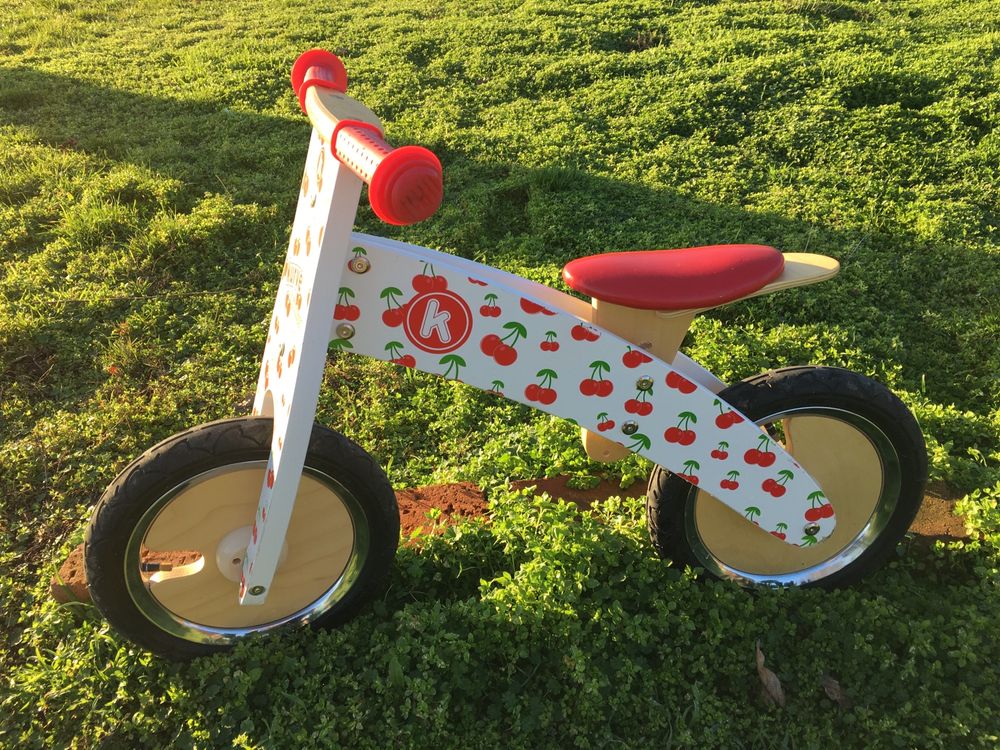 Kiddimoto баланс колело+ръкавици и наколенки и каска подарък