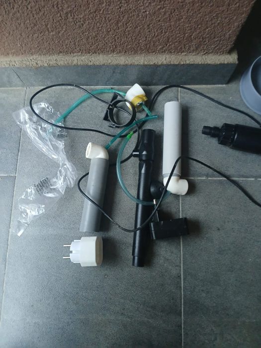 Pompa și lampa pentru acvariu  sau iaz