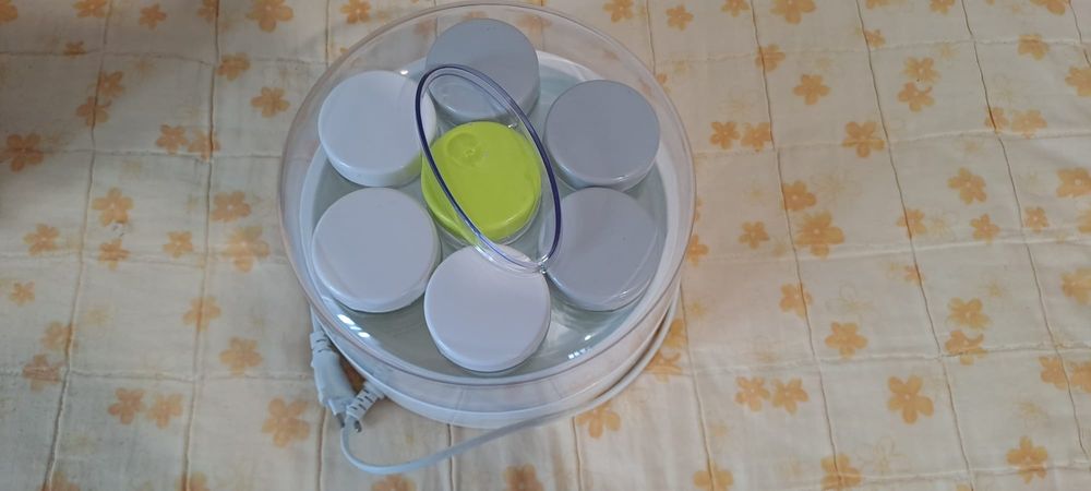 Vând aparat de făcut iaurt