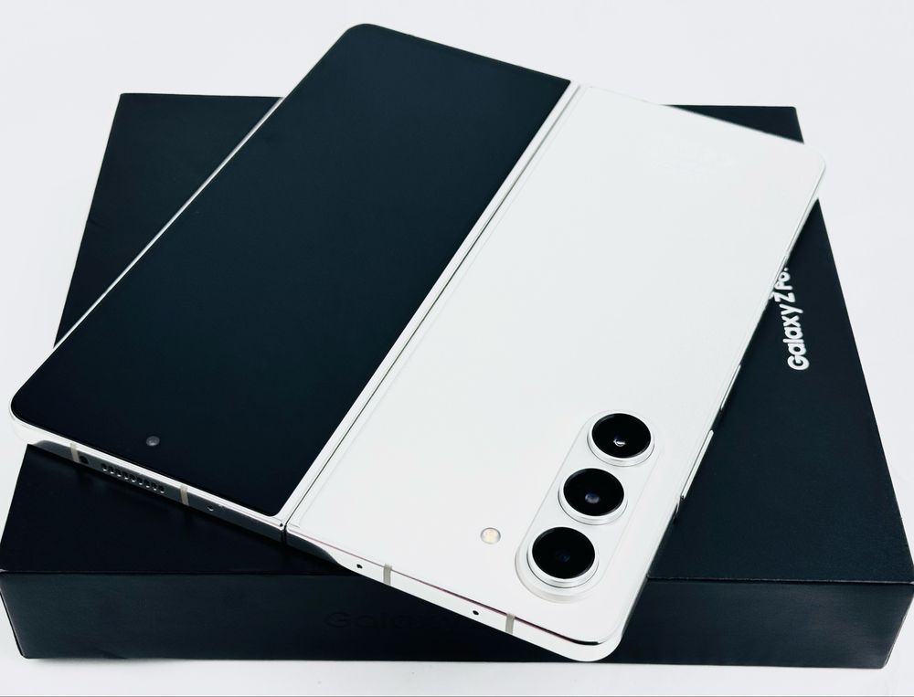 Samsung Galaxy Z Fold 5 5G 256GB 12RAM Begie Отличен! Гаранция!