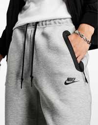 Nike tech fleece S-M new season pack grey оригинално мъжко долнище