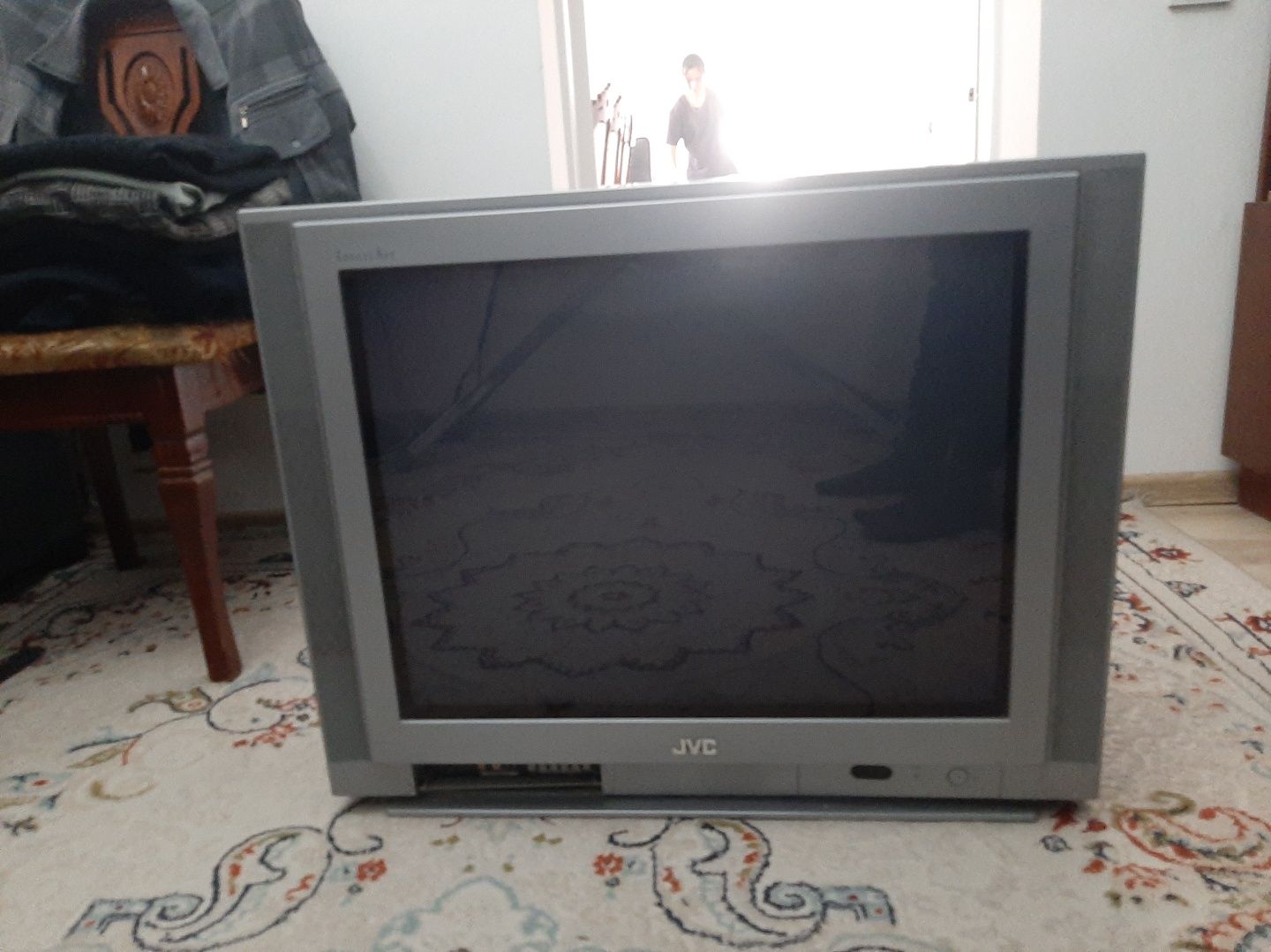 Телевизор JVC в отличном состоянии