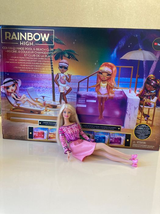 Rainbow high color changing pool