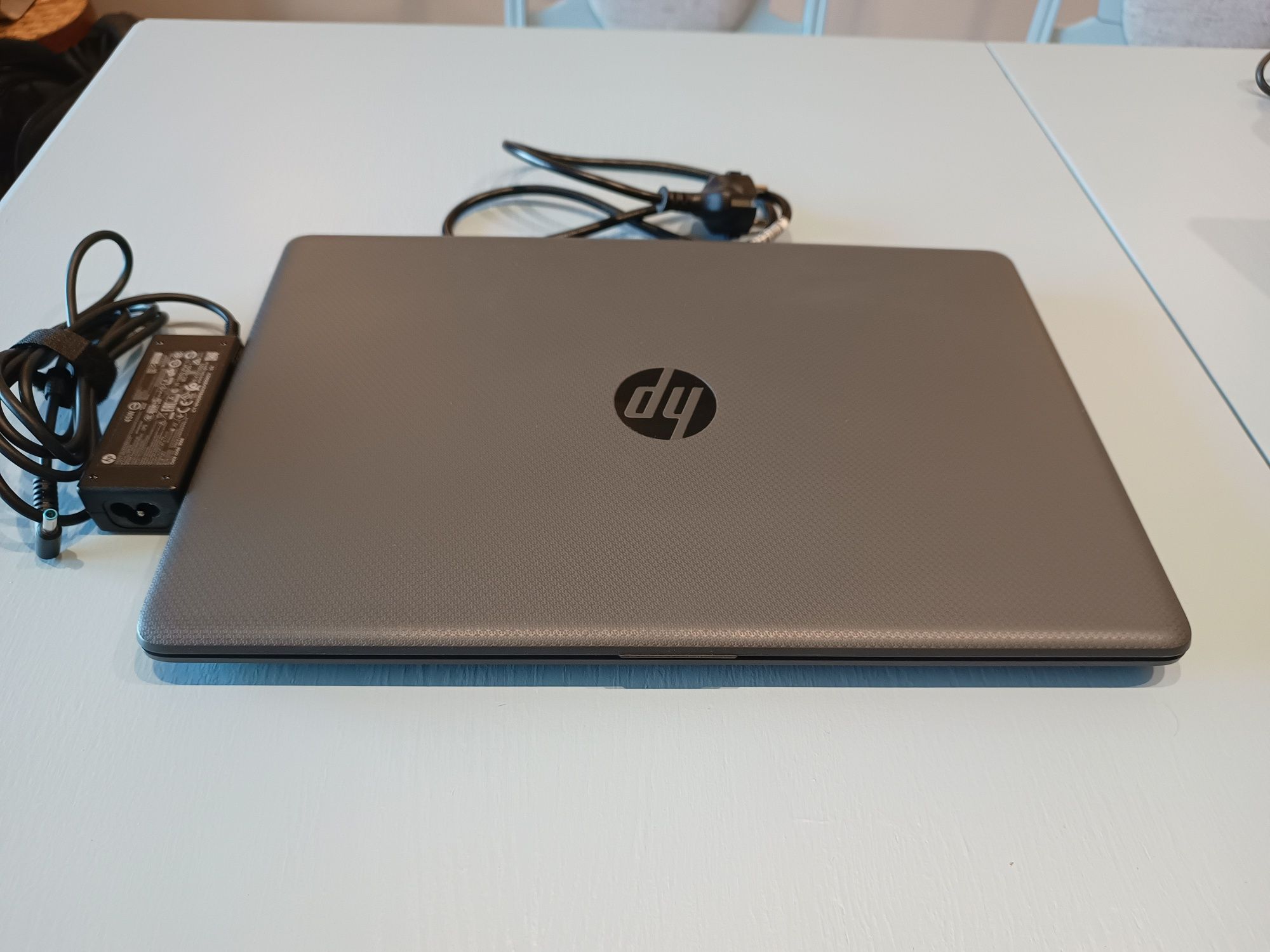 Лаптоп HP 250 G7 1F3L2EA