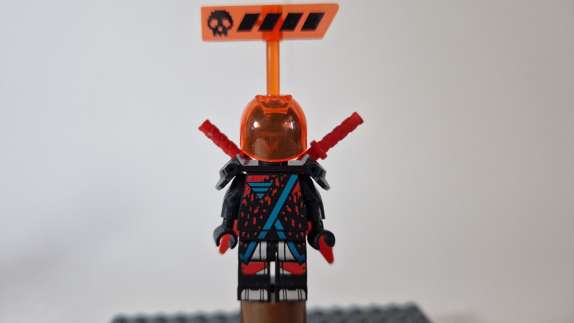 Продаю Lego ninjago по 12 сезону коробка и инструкция имеются