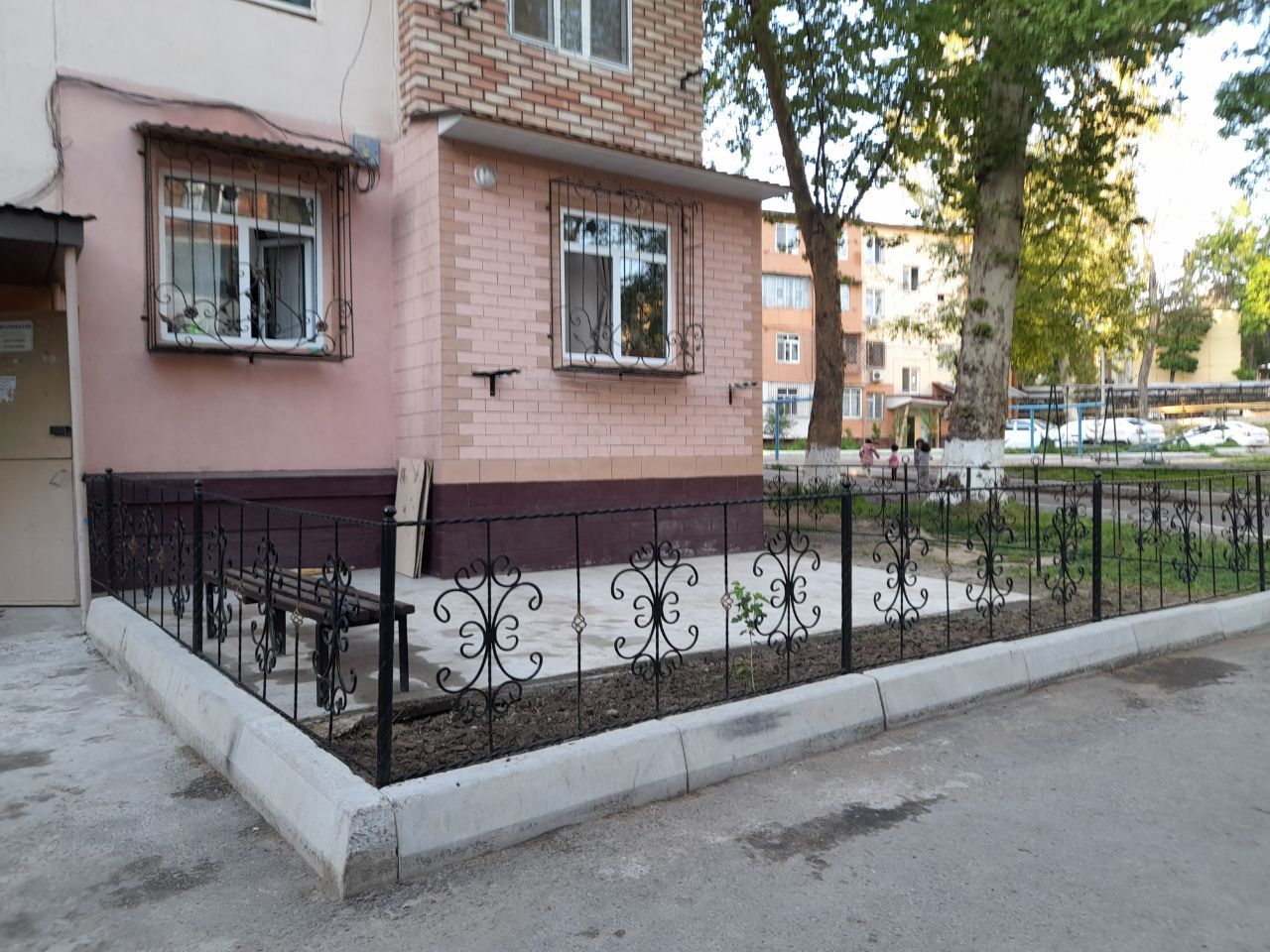 Чиланзарский район 6 квартал. Продаю 2 ком. Первый этаж.