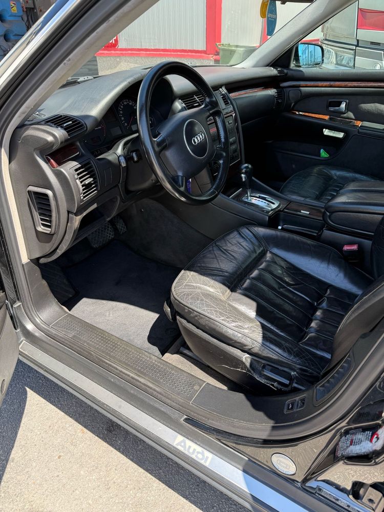 Audi A8 2.5 V6 Quattro