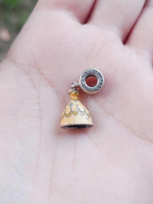 Talisman tip pandantiv, Pandora, Disney, rochia Bellei