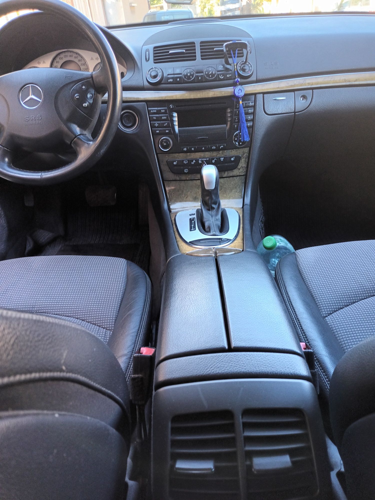 Продавам Мерцедес Е 320 CDI.