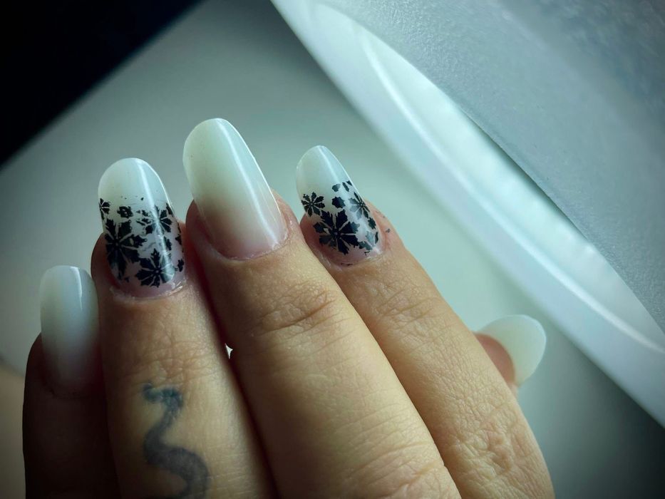 Manichiură-pedichiură