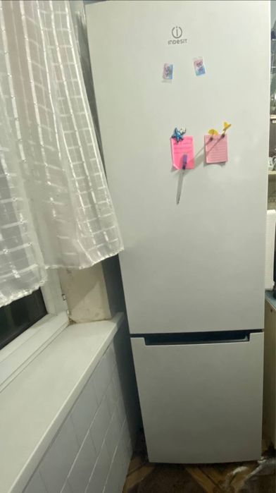 Холодильник Indesit б/у