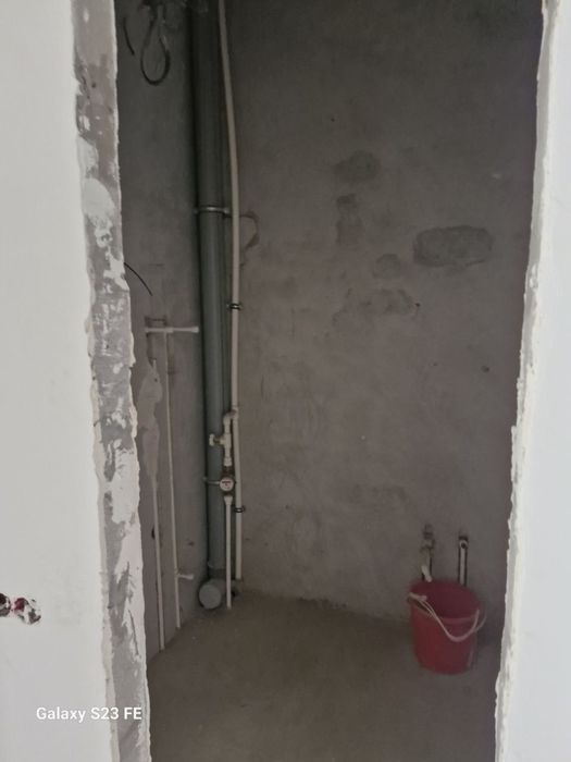 3 хоналик коропка сотилади 1-кават 80м2