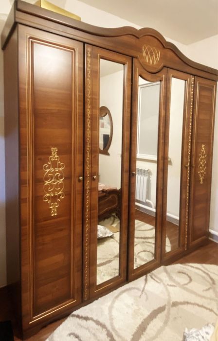 Продается Спальный гарнитур