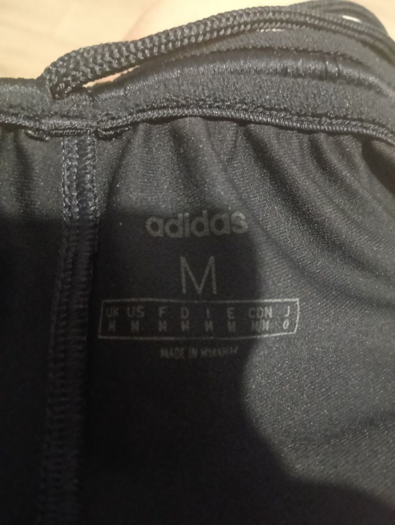 Pantalon de trening original Adidas pentru bărbați in stare foarte bun