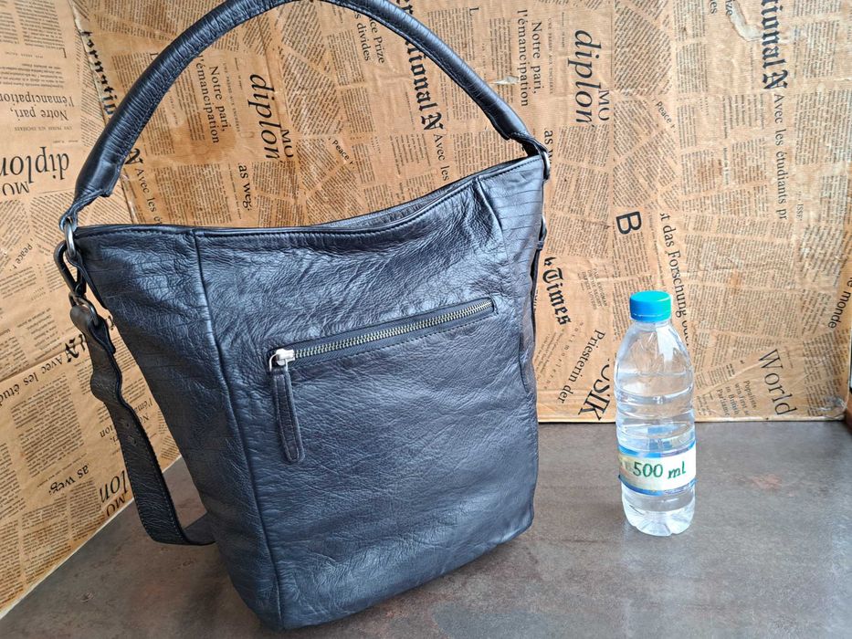 дамска кожена чанта FREDsBRUDER в сива-естествена кожа