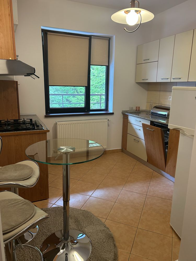 Inchiriez apartament 2 camere complet mobilat si utilat