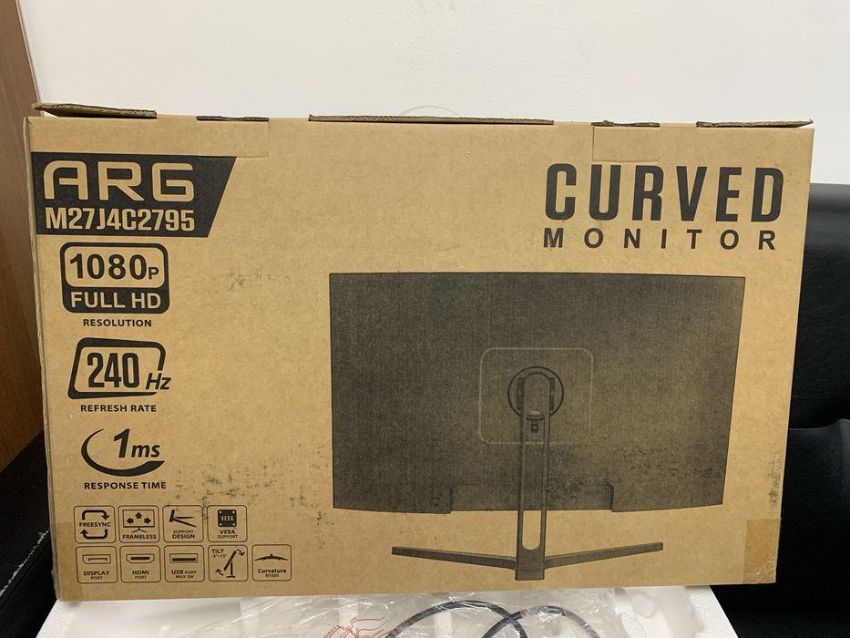 Новый игровой монитор 27’ 240 герц изогнутый.