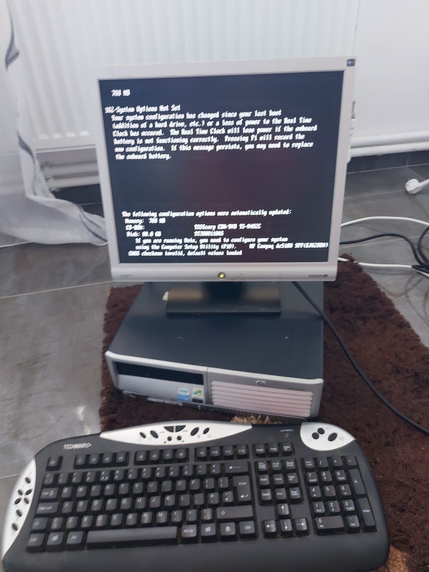 Monitor,unitate,tastatură