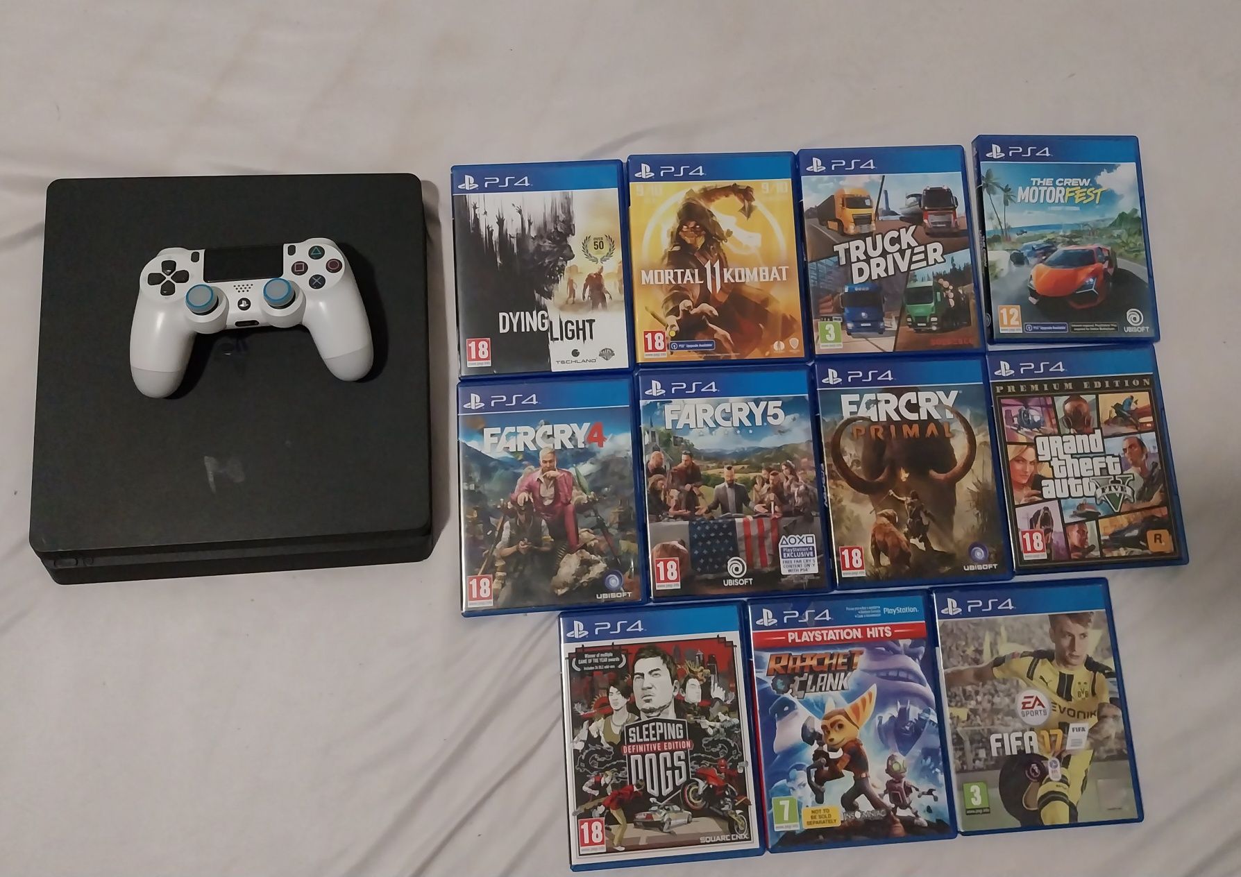 Продавам Playstation 4 Slim + Акаунт