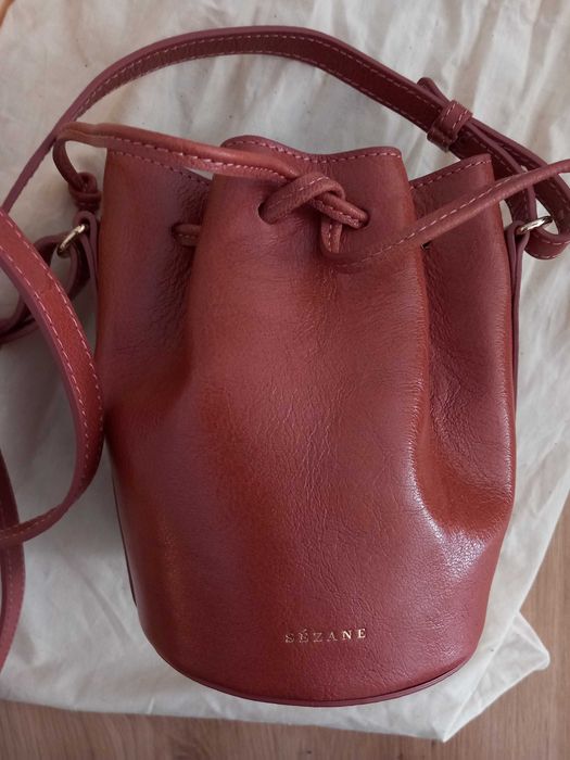 Дамска чанта Sezane - Естествена телешка кожа и златни орнаменти