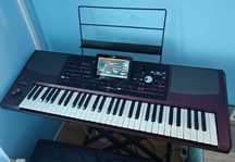 Vând Korg PA-1000