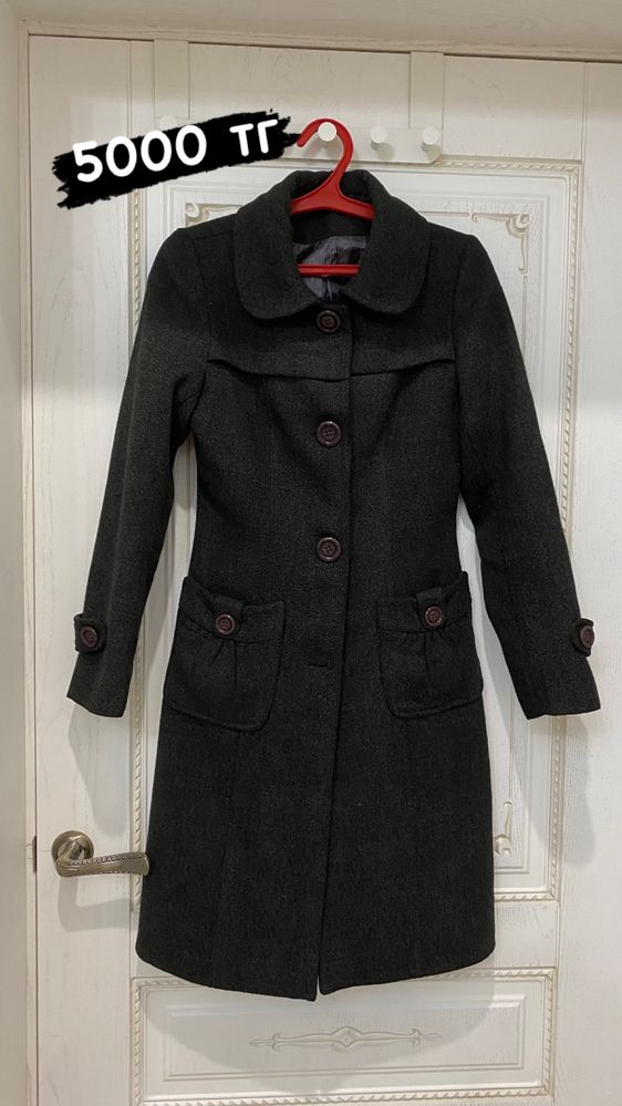 Осенне-весеннее женское пальто размер XS