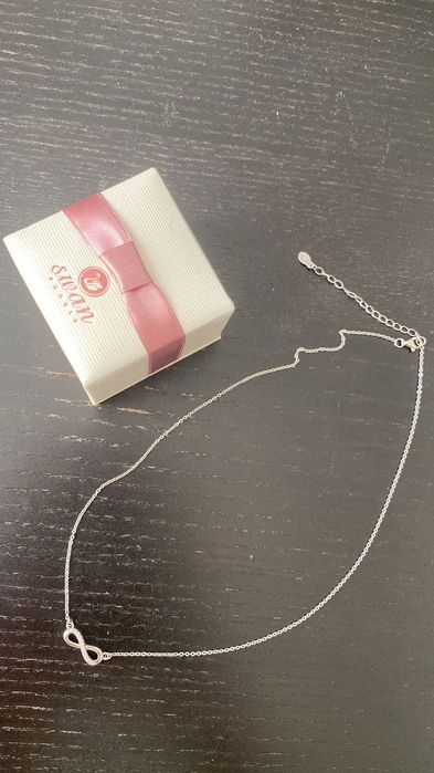 Сребърно колие на Swan pearls