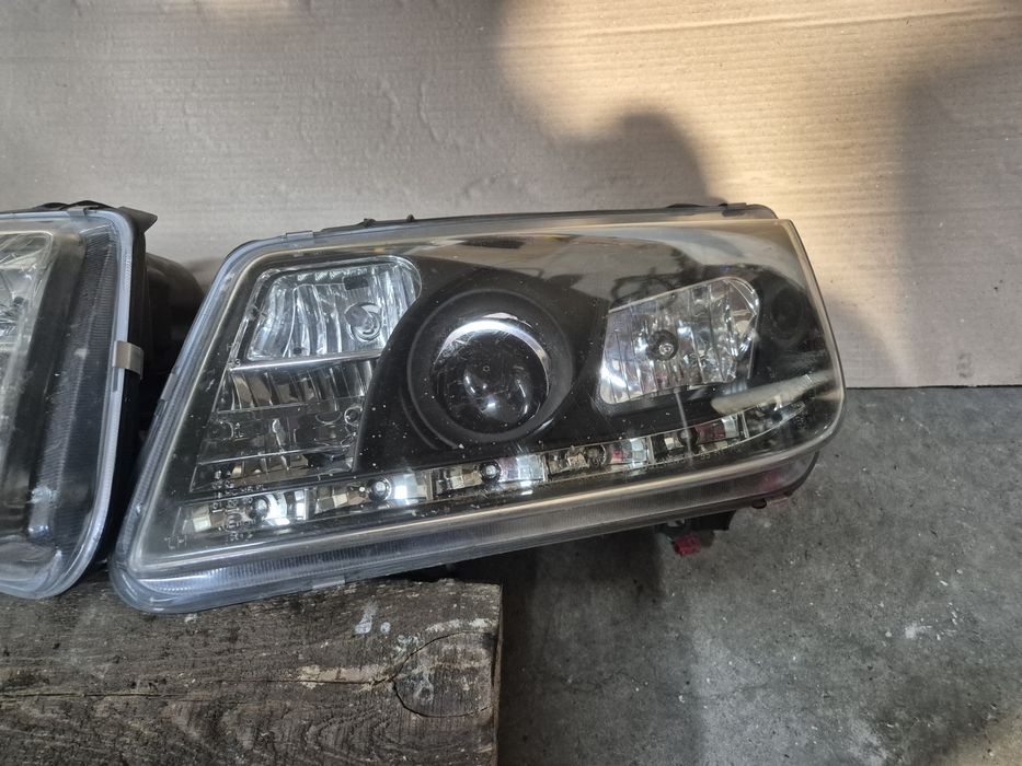 Фарове Фолксваген Бора ляв десен фар VW Bora