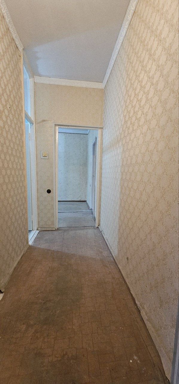 Продам 2 ком кв 2 этаж 4 жтажки. Сергели