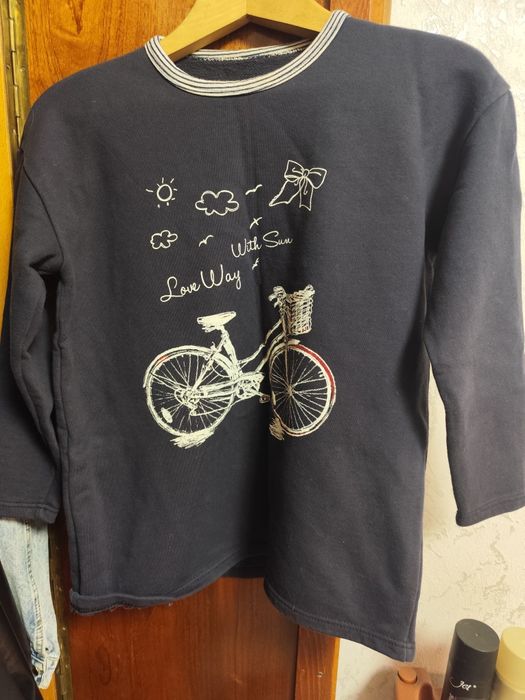 Свитер синего цвета