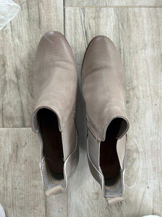 предлагам малко носени обувки размер 38