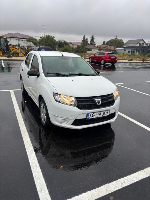 Vând Dacia Logan