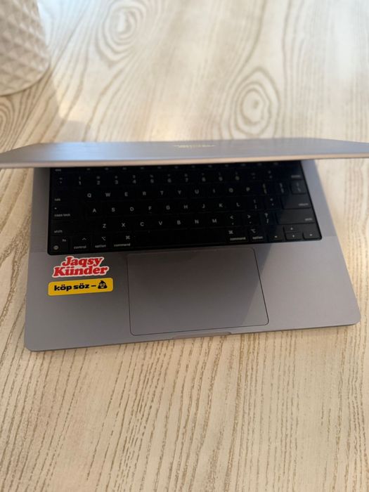 MacBook pro 14 2021