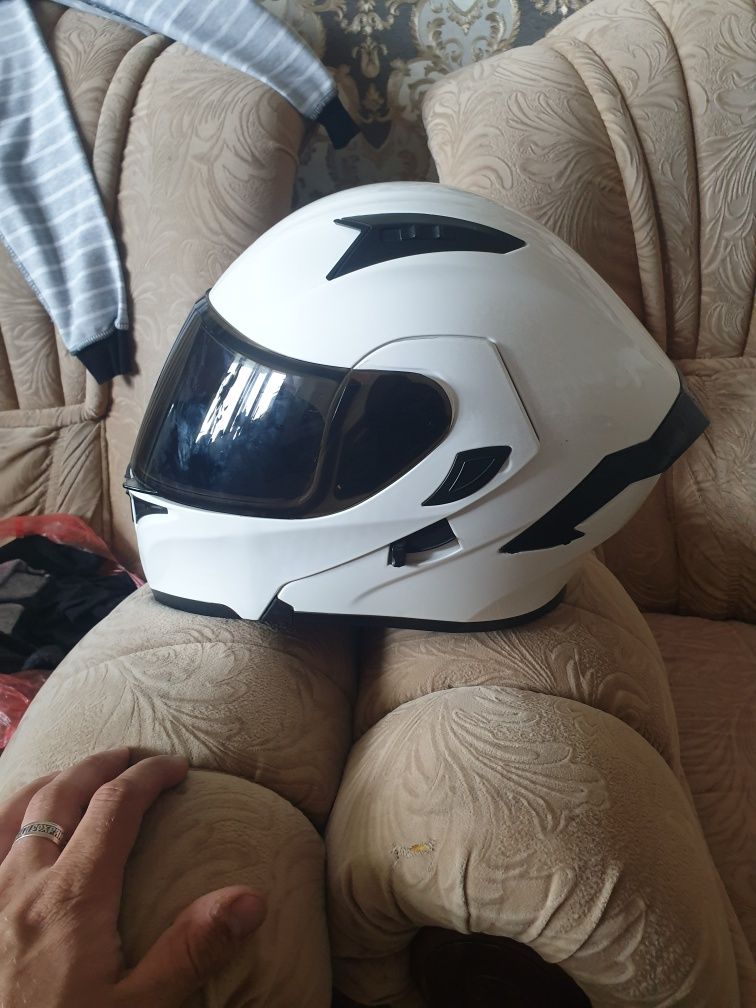 Продам шлем почти новый