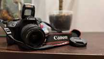 Aparat foto Canon 4000D, 18MP, obiectiv 18-55mm, geanta și card 64GB