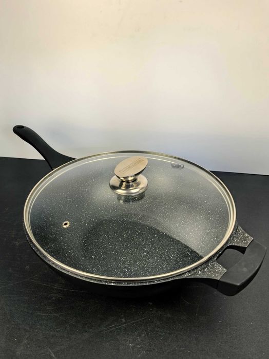 Tigaie wok 32 cm Royalty Line cu capac 219 lei