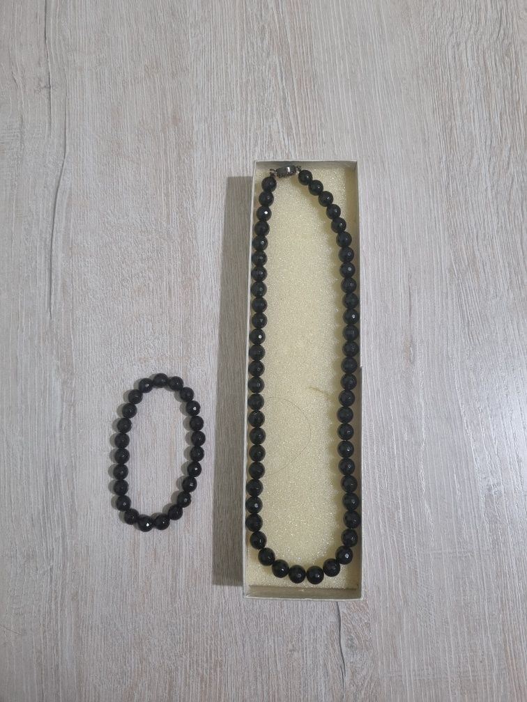 Турмалиновый набор-ожерелье и браслет.