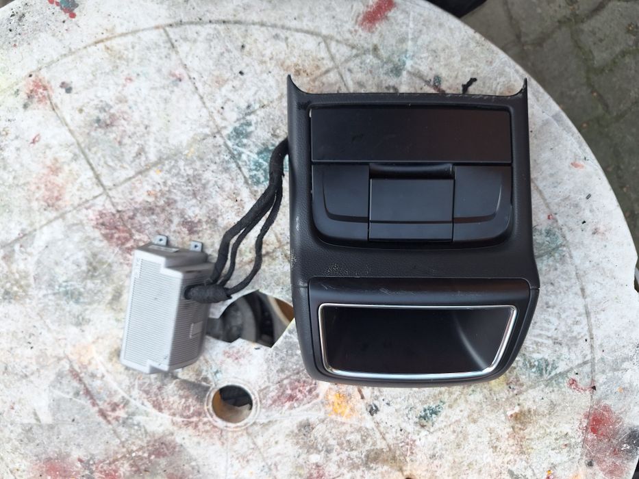 Invertor priza cotiera Audi A4 A5 230 V 150 W