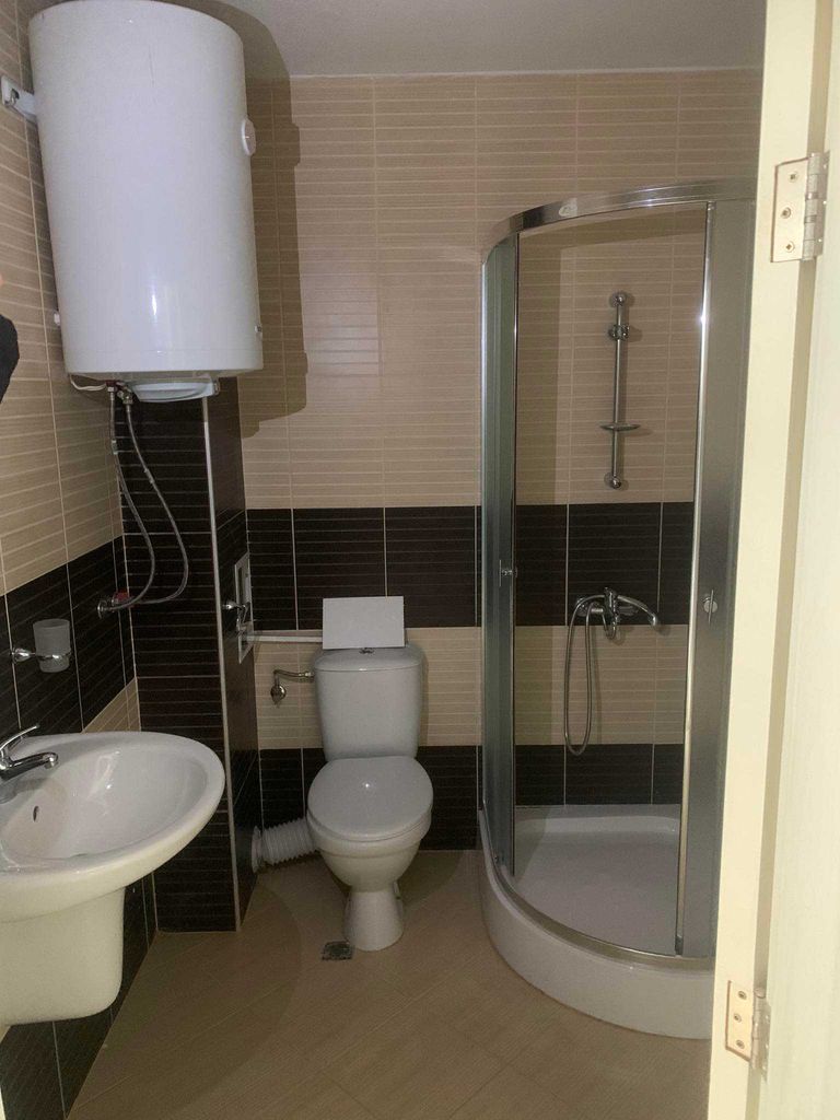 Продава се Тристаен апартамент в Варна, м-т Траката - 90 кв.м за 1767 €/кв.м - Снимка #9