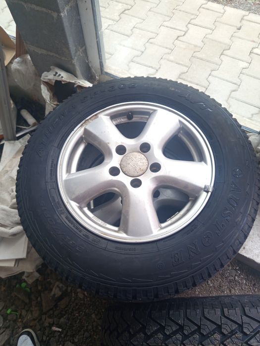 A/T Гуми с джанти за джип