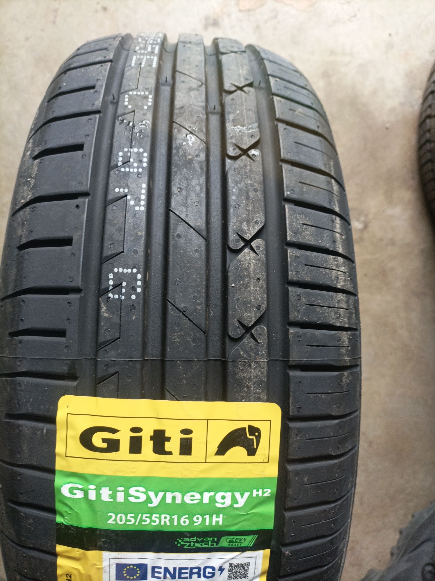 Продавам нови летни гуми 205/55R16 91H GiTi synergy H2 2-102лв/бр.