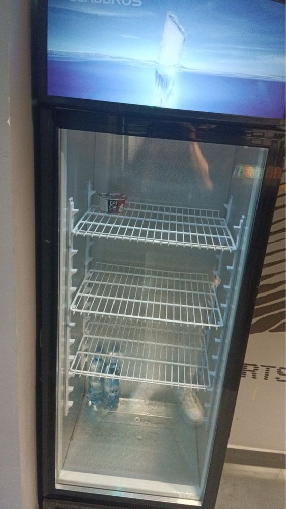 Холодильник-витрина Leadbros LSC-223G черного цвета
