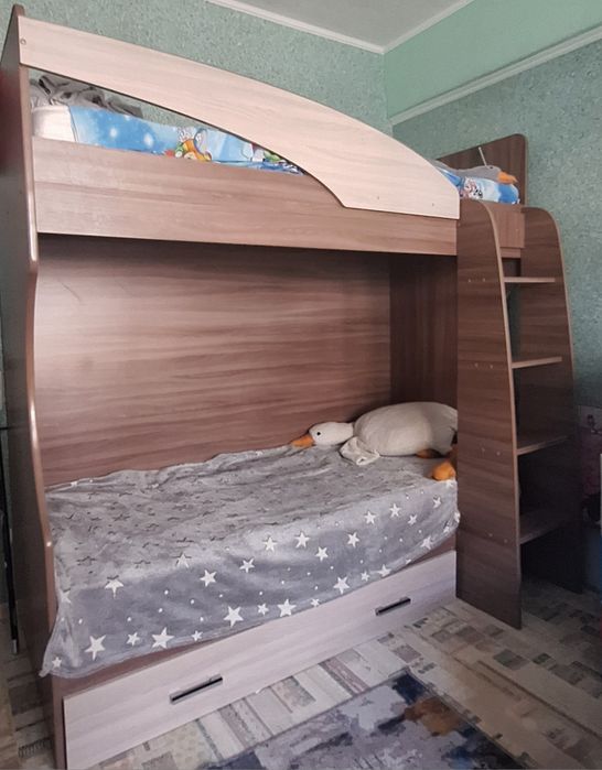 Двухъярусная кровать
