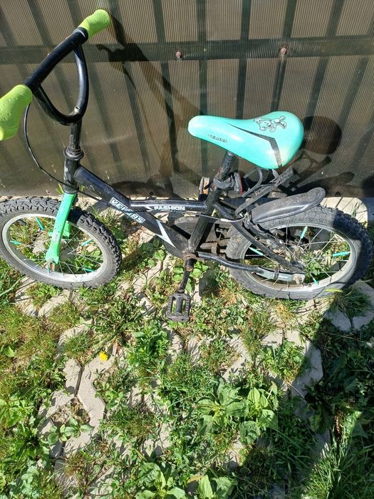 Bicicleta  cu pedale 5-10 ani